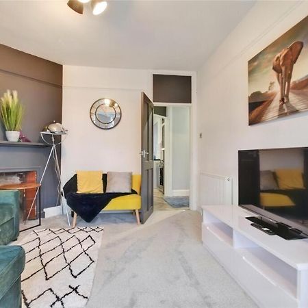 Kingsdown Apartment เกรทมัลเวิร์น ภายนอก รูปภาพ