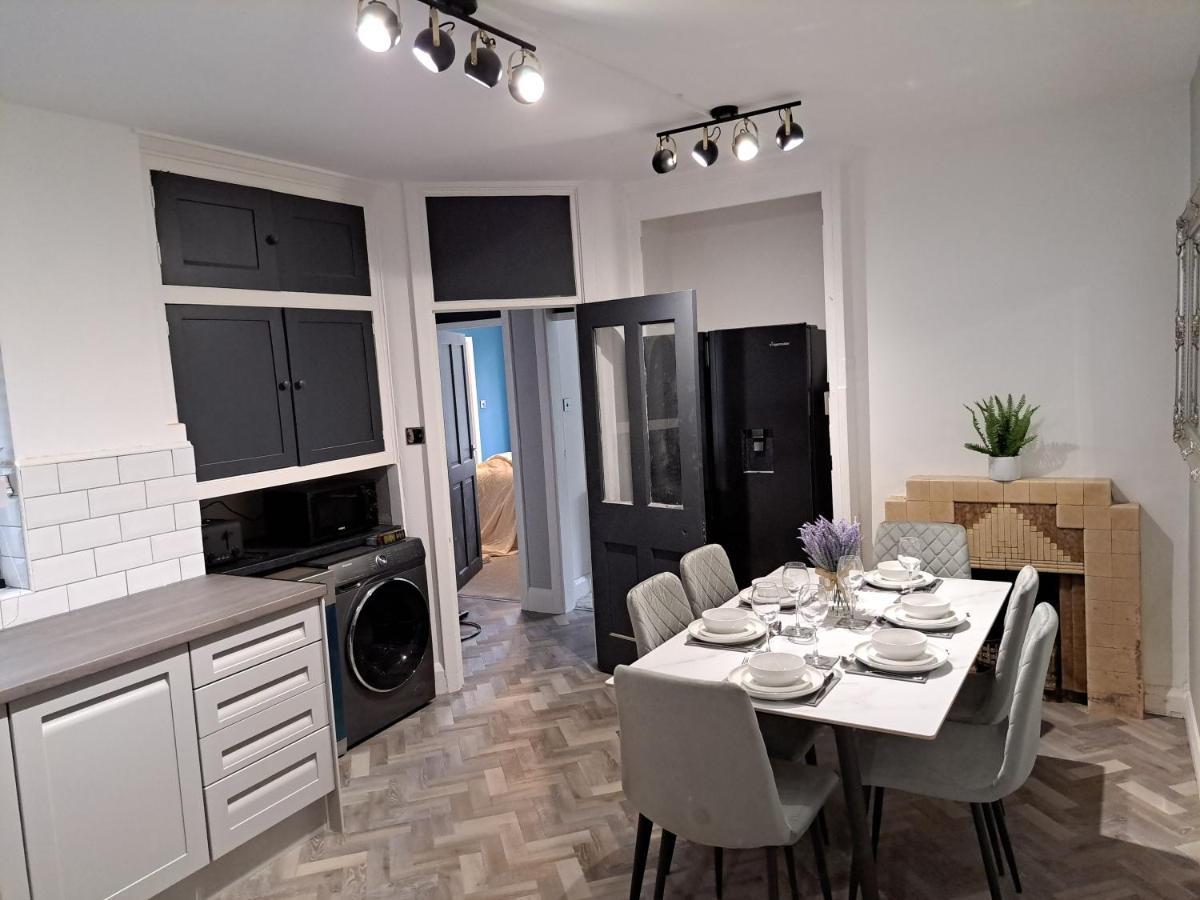 Kingsdown Apartment เกรทมัลเวิร์น ภายนอก รูปภาพ