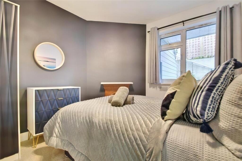 Kingsdown Apartment เกรทมัลเวิร์น ภายนอก รูปภาพ