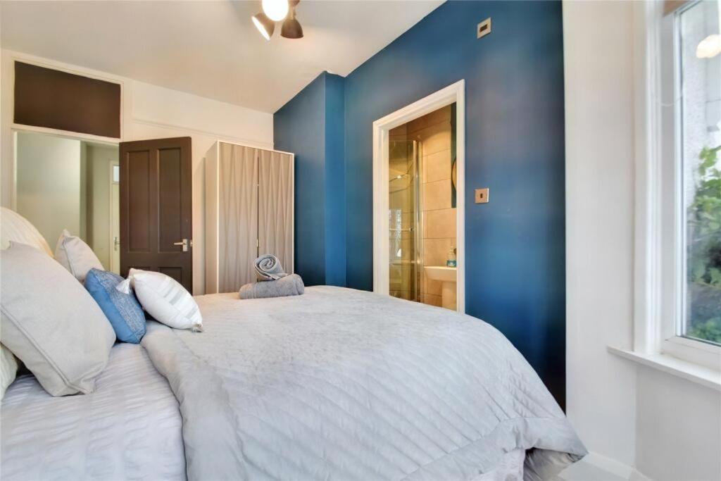Kingsdown Apartment เกรทมัลเวิร์น ภายนอก รูปภาพ